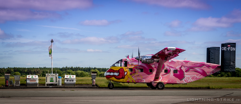 Pink Skyvan